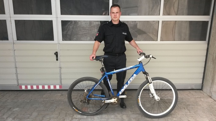 POL-HOL: Wessen Fahrrad? Polizei sucht Eigentümer eines Mountainbikes - Aktuelle Ermittlungen lassen auf einen Diebstahl schließen -