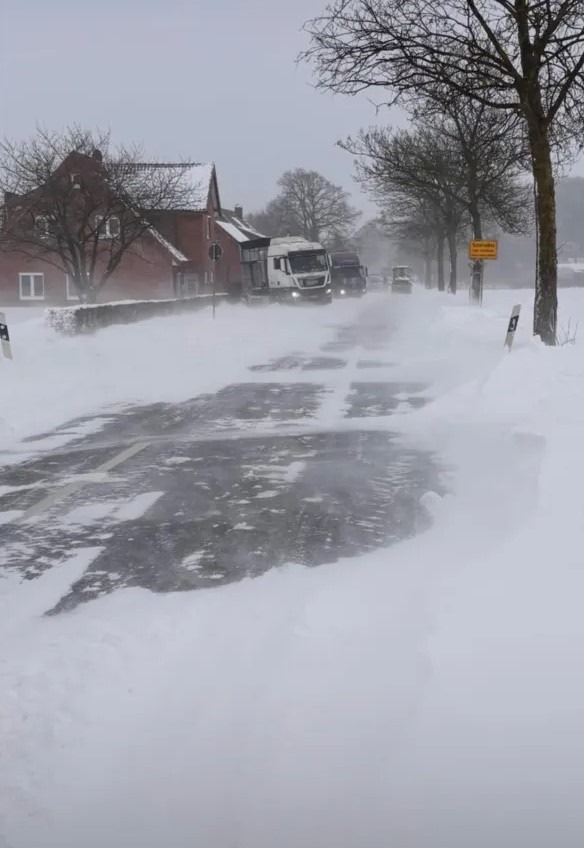 POL-ROW: Bilanz nach Unwetterwarnung am Montag - Blitzeis sorgt für Unfälle auf der A1
