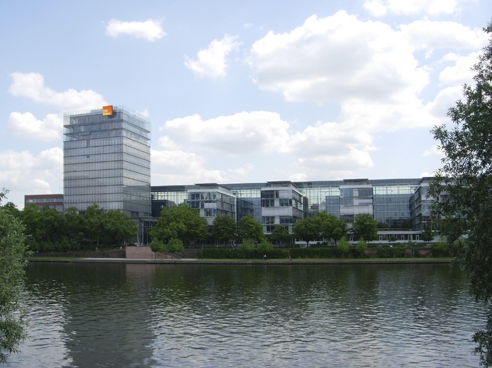 Gas-Union zieht in neue Geschäftsräume / Gas-Union GmbH, Frankfurt/Main, bezieht am 2. August 2010 ihre neuen Geschäftsräume in 60596 Frankfurt, Theodor-Stern-Kai 1