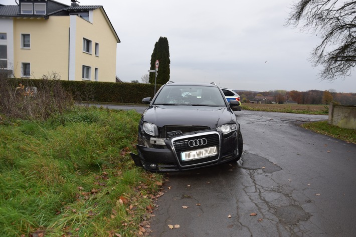 POL-HF: Verkehrsunfall mit Verletzten - Autofahrer fährt 17-jährigen Kradfahrer an