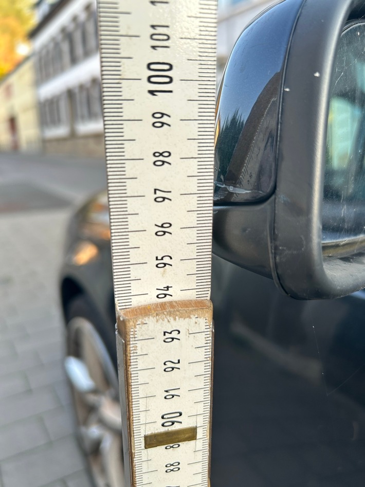 POL-PIKUS: Verkehrsunfallflucht - roter Toyota gesucht
