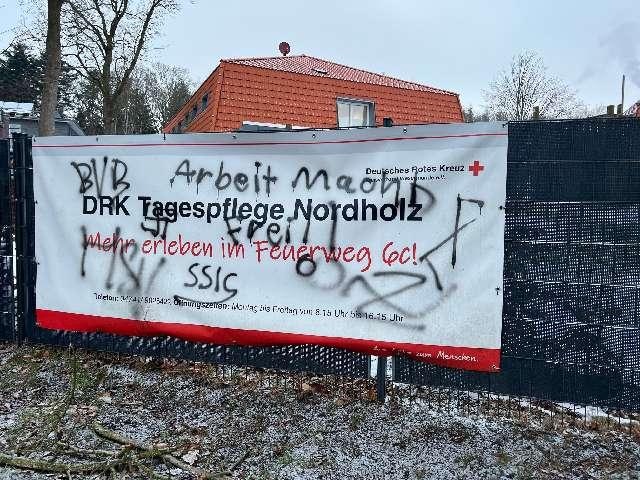 POL-CUX: Mehrere verfassungswidrige Farbschmierereien in Nordholz - Zeugenaufruf (Foto im Anhang).