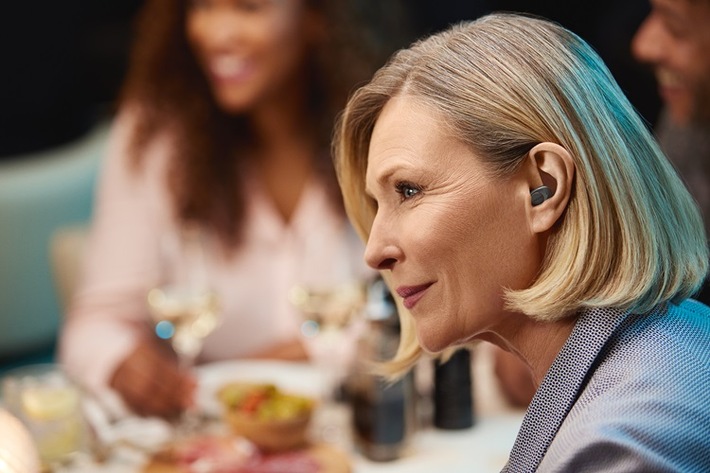 &quot;Bemerkenswerte Hörverbesserung, extrem klein und leicht“: Weitere bekannte Tech-Medien empfehlen die neuartigen Earbuds Jabra Enhance aus dem Hörakustik-Fachgeschäft