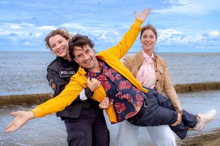 Oliver Mommsen, Ulrike C. Tscharre und Antonia Bill drehen wieder an der Nordsee / "Mord oder Watt? Eine Handvoll Austern (AT)"