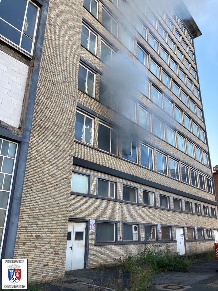 FW-OB: Brand in leerstehendem Bürogebäude