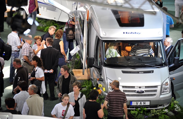 CARAVAN SALON DÜSSELDORF 2008: Besucher planen in den nächsten zwei Jahren zahlreiche Neuanschaffungen / Erste Caravaning Weltkonferenz unterstreicht internationale Bedeutung des CARAVAN SALON DÜSSELDORF