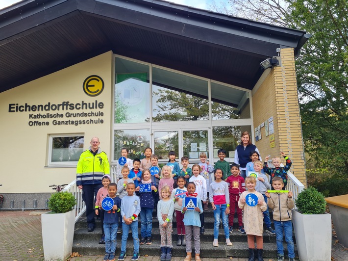 POL-WOB: Fußgängerdiplom für 93 Grundschüler an der Eichendorff-Grundschule