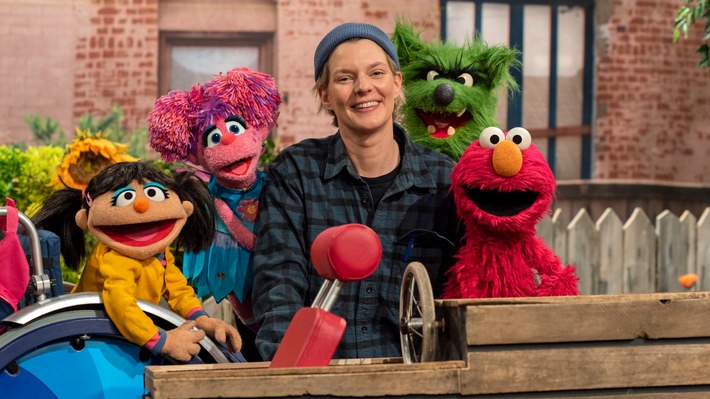 Jubiläumsstaffel der "Sesamstraße" ab 2. Oktober mit Elin, Olli Schulz und Krümel