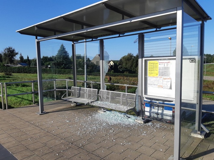 BPOL-HRO: Vandalismus am Haltepunkt