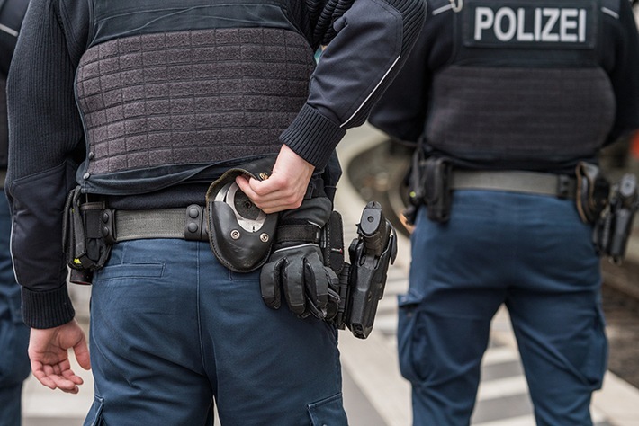 BPOL NRW: Nach Diebstahl dreier Parfüms: Bundespolizei nimmt Täterin vorläufig fest