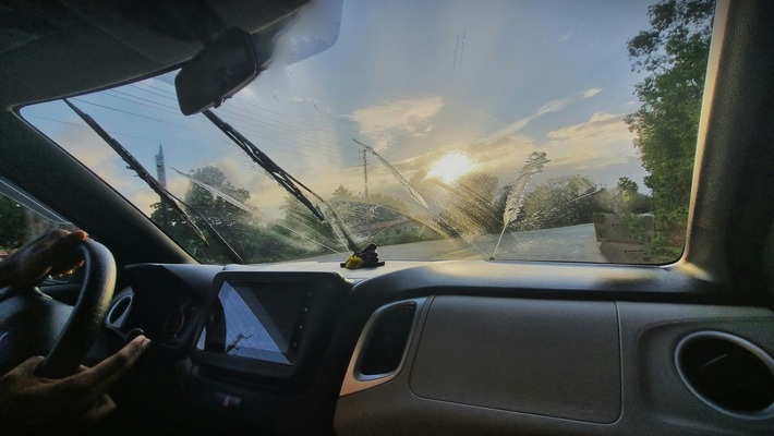 So werden die alten Scheibenwischer wieder flott – Vorbei mit der Schmiererei!