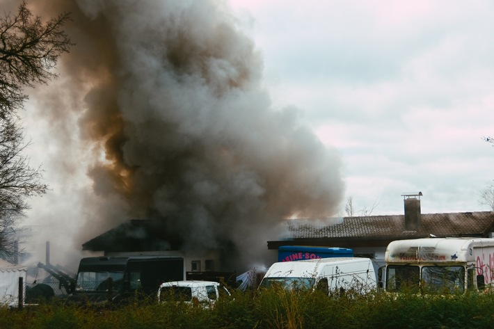 FW Böblingen: Brand einer Gaststätte im Böblinger Herdweg