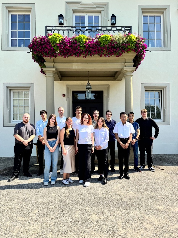 Schlosshotel Friedrichsruhe: Jung, motiviert, startklar: 13 neue Azubis bringen frischen Wind