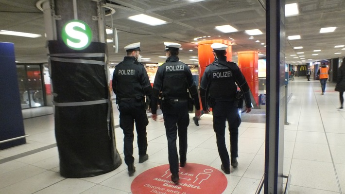 Bundespolizeidirektion München: Körperliche Auseinandersetzung am Hauptbahnhof / Wohnsitzlose greift Touristen an