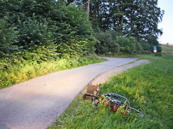 POL-ME: Schwerverletzte E-Bike-Fahrerin mit Hubschrauber abtransportiert - Wülfrath - 2007106