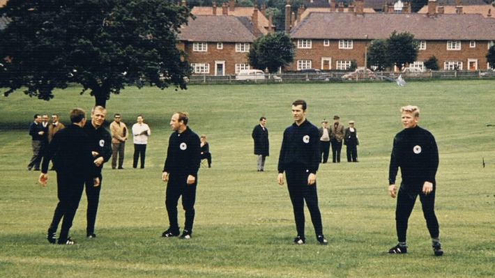 "Wembley-Tor und Titelträume" / Eine Zeitreise zur WM ´66 von Jürgen Schmidt und Thomas Schneider am Samstag, 30. Juli 2016, 18:50 Uhr im Ersten