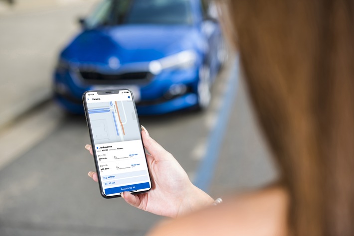 Leser von Auto Bild und Computer Bild verleihen Connected Car Award an ŠKODA Citymove-App