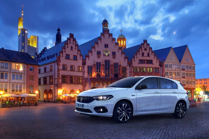 Fiat Tipo feiert 30. Geburtstag - das Erfolgsmodell mit Funktionalität, Bedienerfreundlichkeit und Persönlichkeit