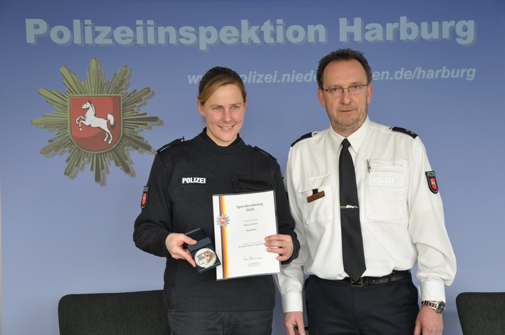 POL-WL: Buchholz i.d. Nordheide - Polizeisportlerin geehrt