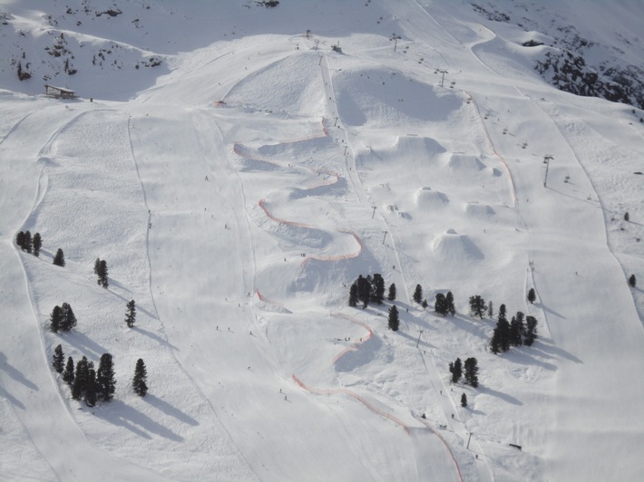 WC-Sieger Andi Matt auf der Jagd nach Österreichs Meistertitel im Skicross am 26./27. März 2011 im Kühtai - BILD