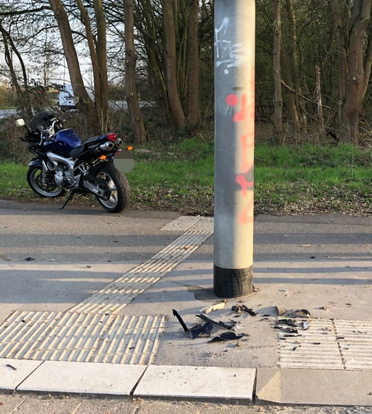 POL-ME: Motorradfahrer bei Alleinunfall schwer verletzt - Monheim - 2103121