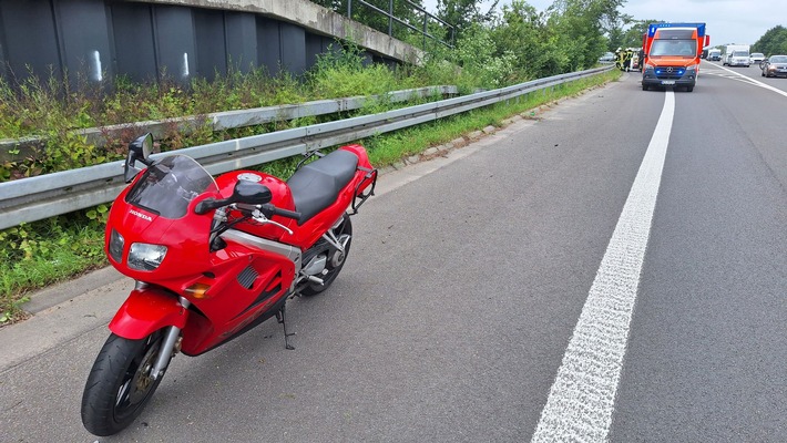 FW Sonsbeck: Zwei Einsätze: Sturmschaden und Verkehrsunfall auf der A57