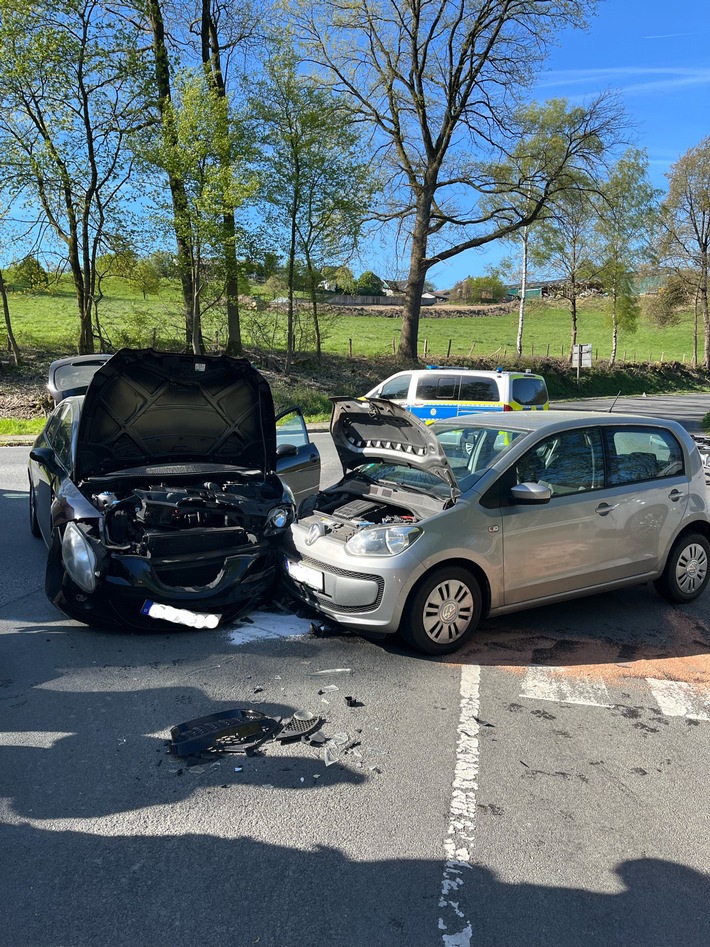 POL-GM: Unfall im Einmündungsbereich