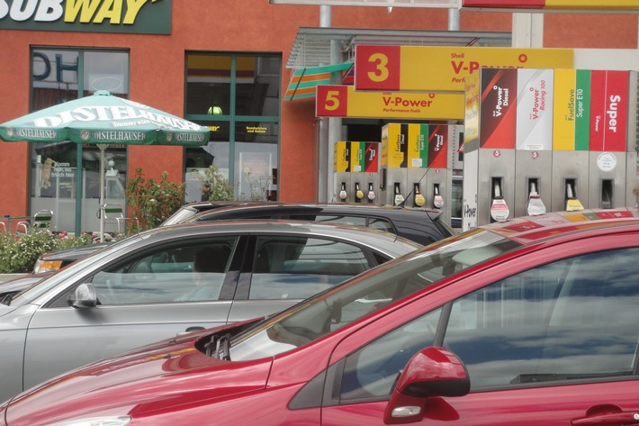 Die Deutschen zahlen, die EU-Bürger fahren / ADAC-Vorschlag zur Pkw-Maut bringt mehr Verkehr und weniger Einnahmen (FOTO)