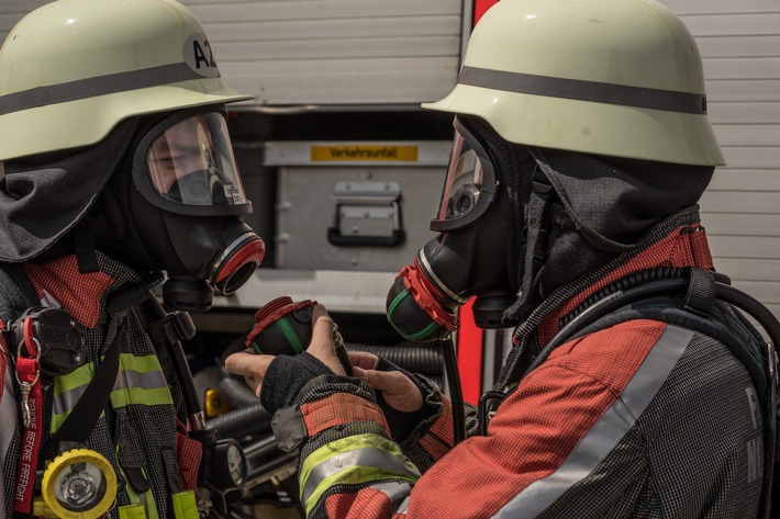 FW Norderstedt: Zimmerbrand im Friedrichsgaber Weg