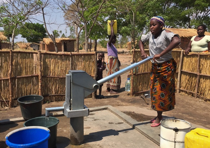 Projektfoto Brunnenbau Malawi - Bild 8.jpg