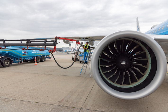 KLM führt einen Demonstrationsflug mit in Deutschland hergestelltem synthetischem Kerosin durch und unterstreicht damit die Dynamik bei der zunehmenden Nutzung alternativer Flugkraftstoffe