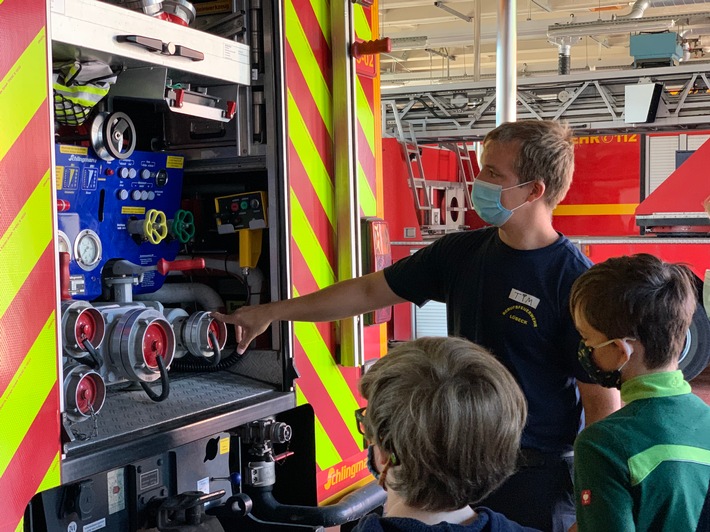 FW-HL: Ferienaktion für Kinder - "Wasser marsch" bei der Berufsfeuerwehr Lübeck