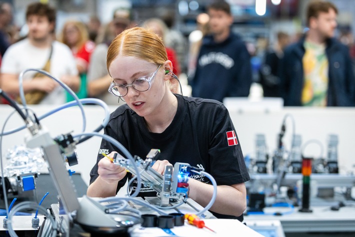 EuroSkills Düsseldorf 2027: Ein Jahr bis zur Europameisterschaft der Berufe / Europas größte Veranstaltung für berufliche Bildung startet ins Countdownjahr und Mhoch4 unterstützt die Kommunikation