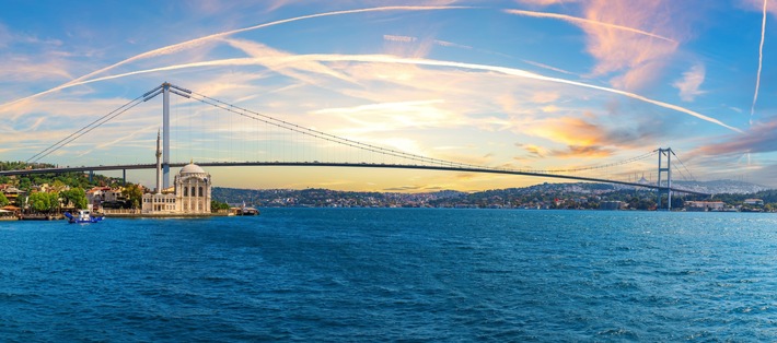 Auf drei Routen bis zum Bosporus - ADAC Tipps für sichere und stressfreie Autoreisen in die Türkei