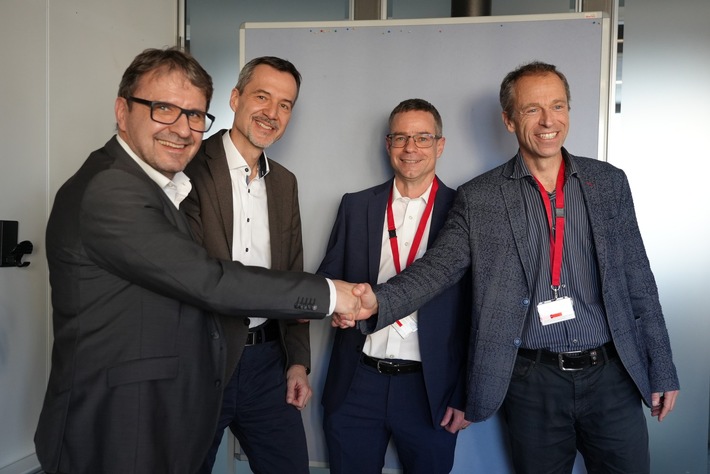 La BFH et l’OFCOM renforcent leur coopération en matière de radiocommunication et de compatibilité électromagnétique (CEM)