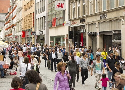 Jones Lang LaSalle prognostiziert moderaten Anstieg der Ladenmieten im ersten Halbjahr 2013 / Einzelhandelsexperten untersuchen bundesweit 185 Städte (BILD)
