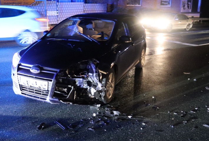 POL-HF: Verkehrsunfall in Autobahnzufahrt- Rotlicht übersehen