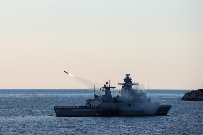 Mitfahrt beim Missile Firing Exercise in Norwegen - scharfe Schüsse im Nordmeer
