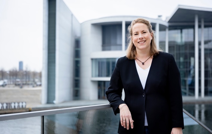 Bundestagswahl: Erstmalig gemeinsamer Forderungskatalog der zukunftsorientierten Wirtschaftsverbände / Wirtschaft wählt Klimaschutz / Dr. Katharina Reuter / Weiterer Text über ots und www.presseportal.de/nr/154982 / Die Verwendung dieses Bildes ist für redaktionelle Zwecke unter Beachtung ggf. genannter Nutzungsbedingungen honorarfrei. Veröffentlichung bitte mit Bildrechte-Hinweis.