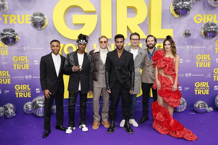 GIRL YOU KNOW IT&#039;S TRUE / Standing Ovations bei der Berliner Premiere