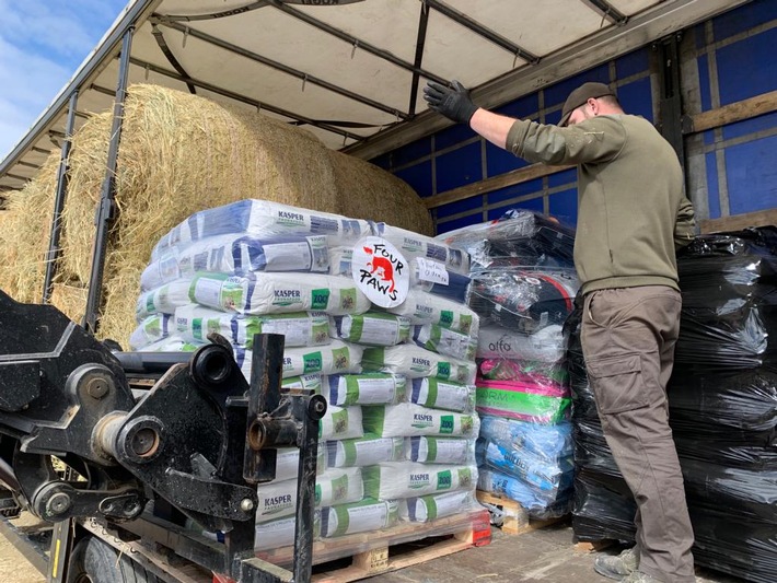 Ukraine: QUATRE PATTE envoie de l