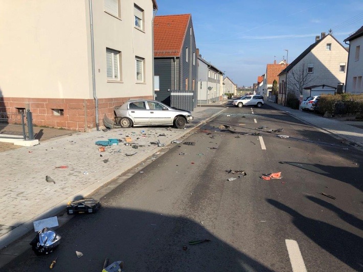 POL-PDPS: Sperrung der Gersbacher Straße nach Verkehrsunfall - ein Leichtverletzter