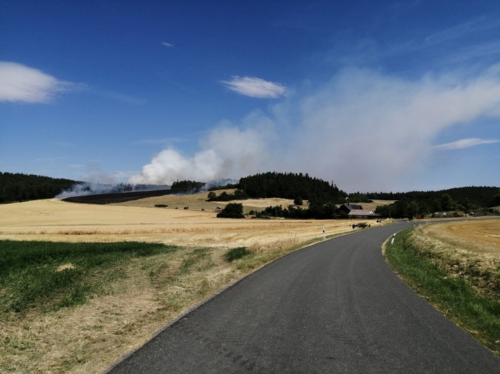 LPI-SLF: Feldbrand bei Wittmannsgereuth