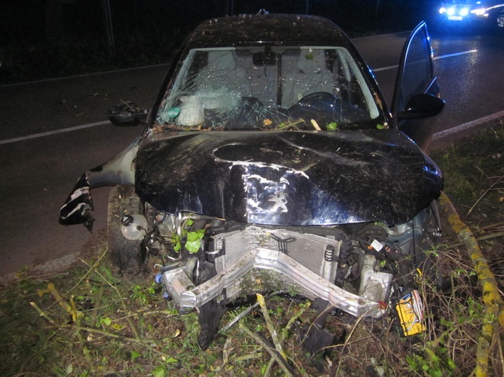POL-PDWO: Worms - Junger Fahrer bei Unfall schwer verletzt