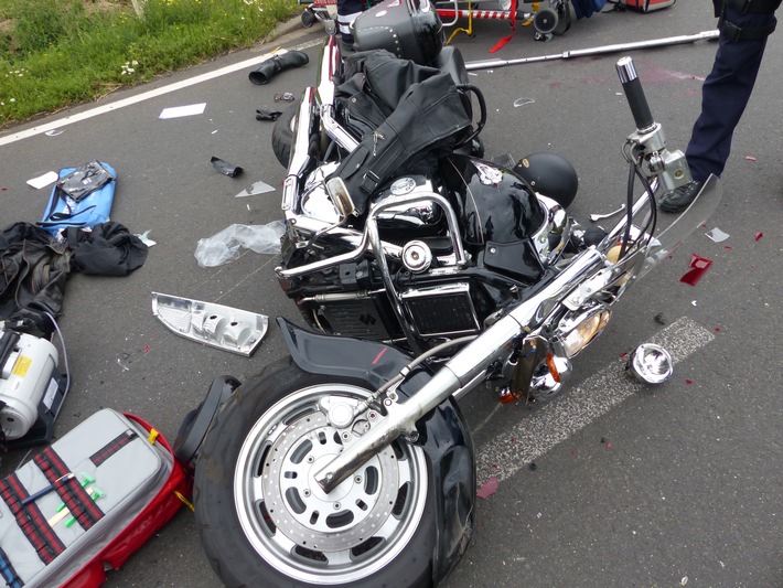 POL-DN: Unfall mit Kradfahrer 2: Schwerverletzte bei Vlatten