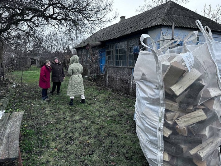 Ukraine: Winterhilfe für Zehntausende / Johanniter und ihre Partner unterstützen im Süden und Osten der Ukraine die Menschen mit Hilfsgütern zum Schutz vor der Winterkälte
