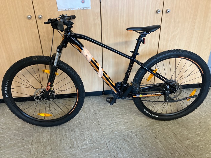 POL-LG: ++ hochwertiges Mountainbike bei Jugendlichen sichergestellt - "Wem gehört das Bike?" ++ Holzaufsteller auf Fahrbahn gestellt - Polizei ermittelt gegen zwei 15-Jährige ++ "... keinen Shot bekommen" ++