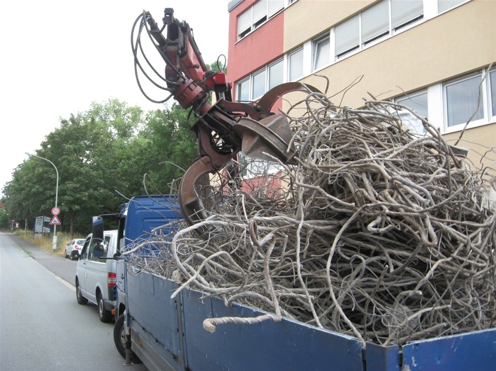 POL-PB: Gefährliche Ladung ungesichert transportiert