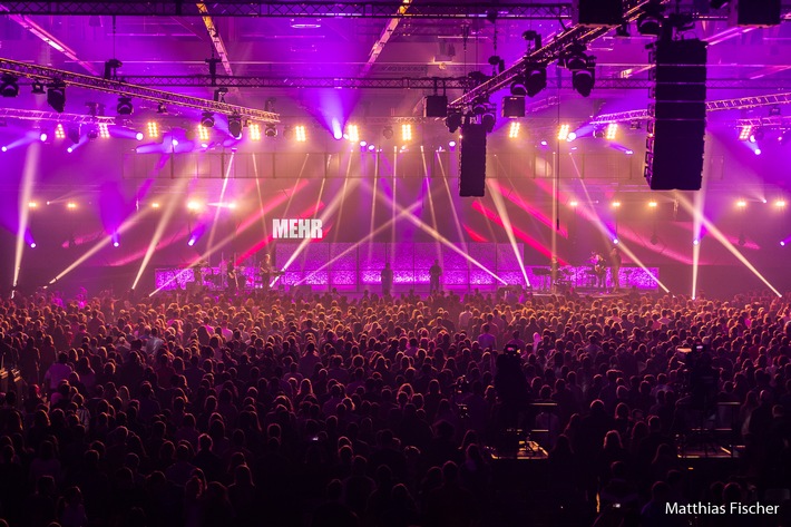 Über 10.000 Christen aus ganz Europa treffen sich zur Glaubenskonferenz MEHR in Augsburg