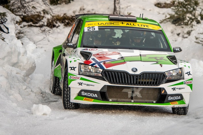 Rallye Monte Carlo: Von SKODA Motorsport unterstützter Andreas Mikkelsen gewinnt WRC2